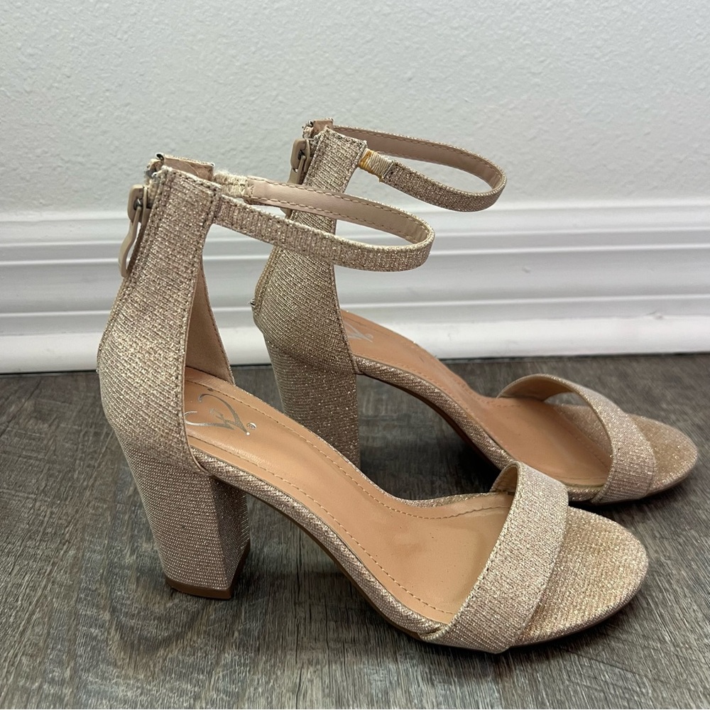 [Windsor] Elegant Golden Ankle Strap Heels
